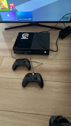 Xbox One Console With 2 Controllers