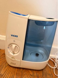 Vicks 1 gal 200 sq ft Manual Humidifier