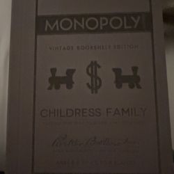 Bookshelf Vintage Monopoly 