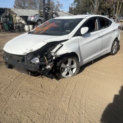 2013 Hyundai Elantra Part Out 0200