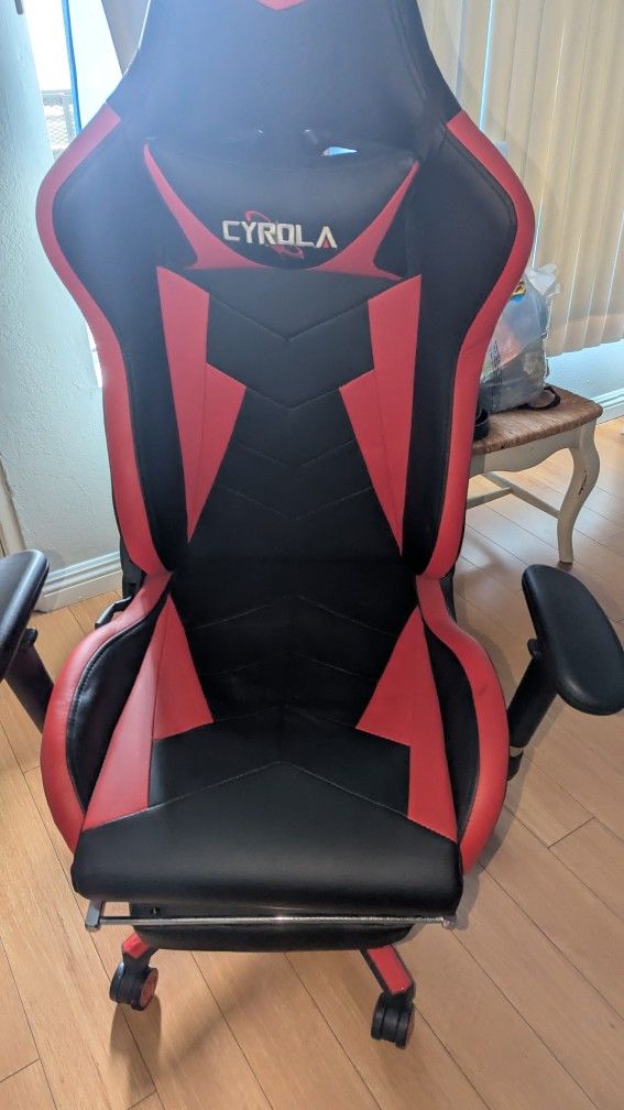 Cyrola Gaming Chair