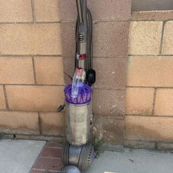 Dyson Vacuum 