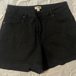 Women’s shorts size 16