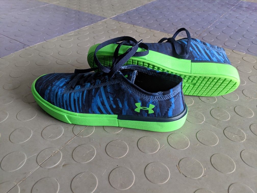 Under armour shoes youth
