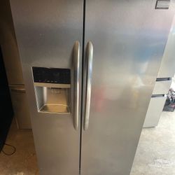 Frigidaire Refrigerator 