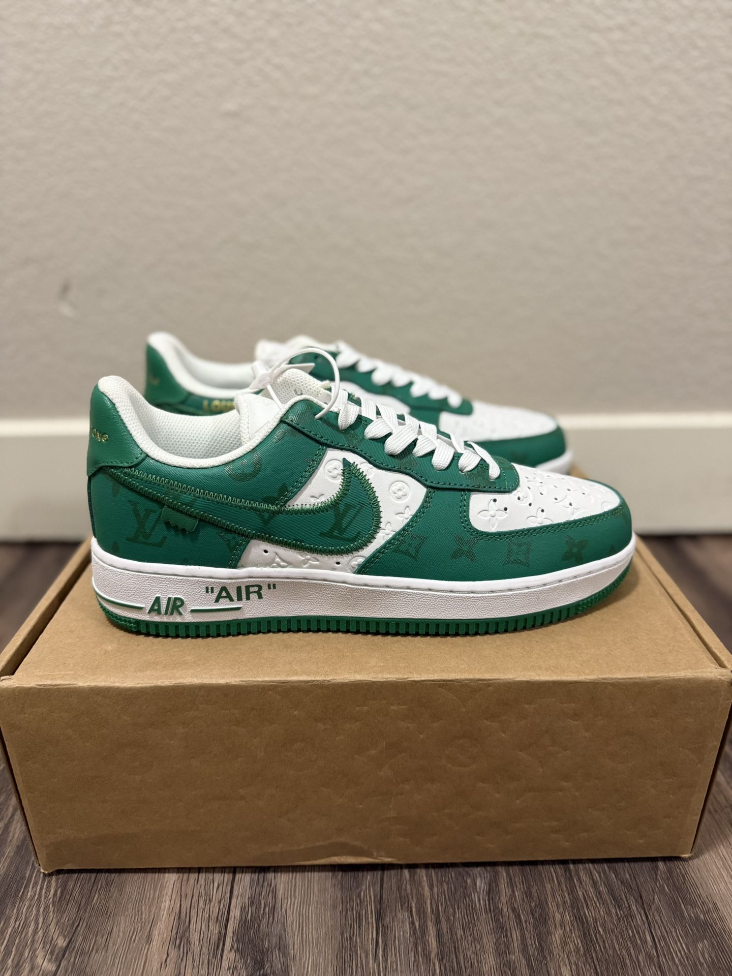 Nike X Louis Vuitton Green Size 10