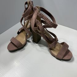 LC Lauren Conrad Pumps