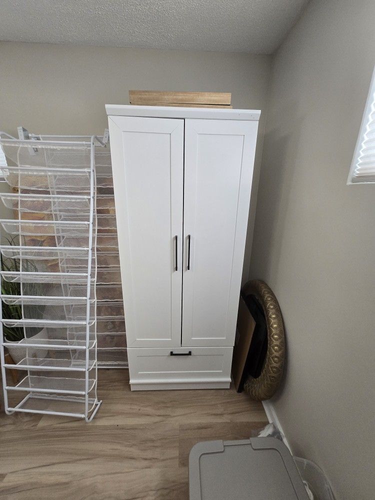 Wardrobe Closet