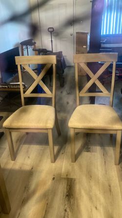 Nice grey wash kitchen. Table chairs