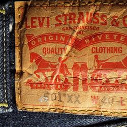 501 LEVI BUTTON FLY JEANS from Mexico