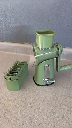 Cheese grater or vegetable grater