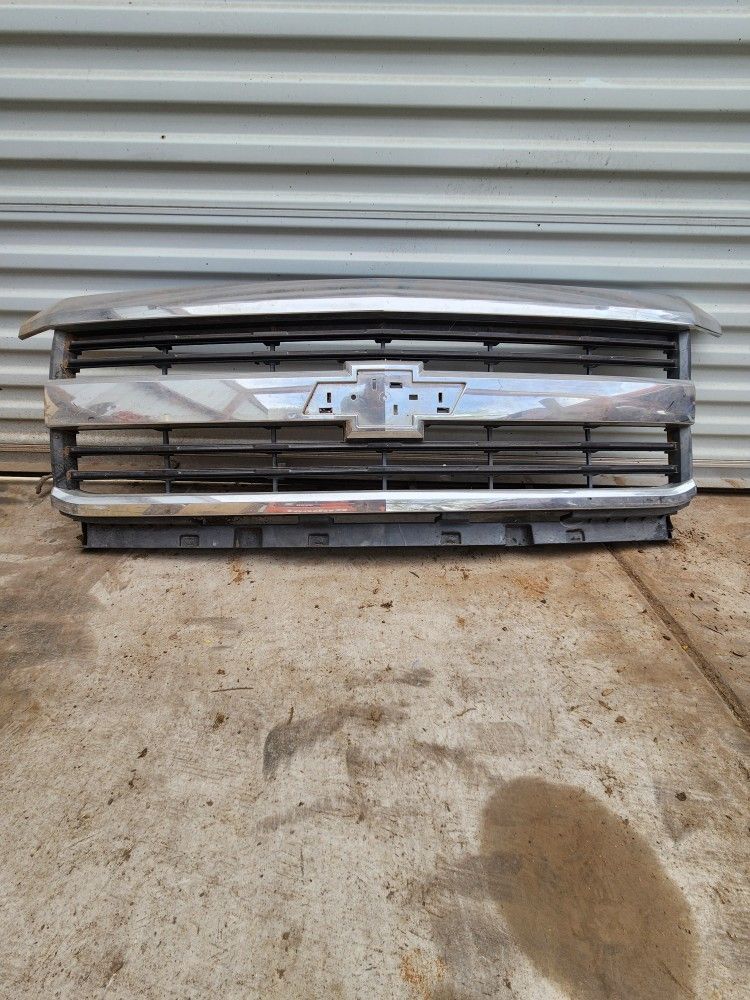 2015-2019 Chevy Silverado 2500/3500 HD OEM Chrome Grille - Part #(contact info removed)6