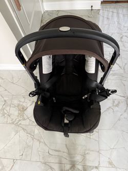 Doona car seat stroller bundle