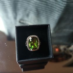Pretty Green Rectangular Synthetic Zirconia Ring