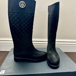 Tommy Hilfiger Used Woman’s Tall Rain Boots Size 6