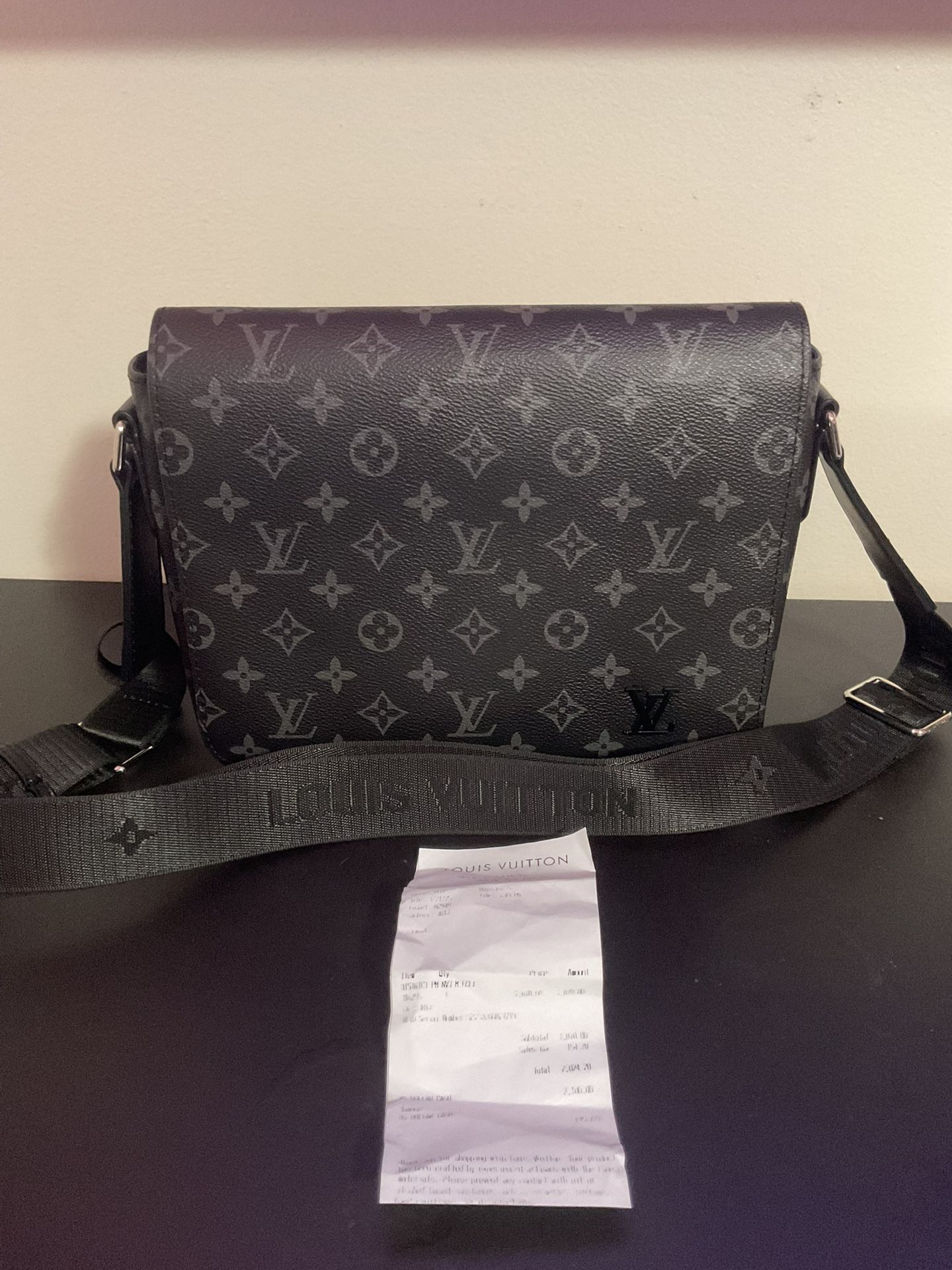 Real Authentic Louis Vuitton M46255 District PM Messenger Men’s  Bag