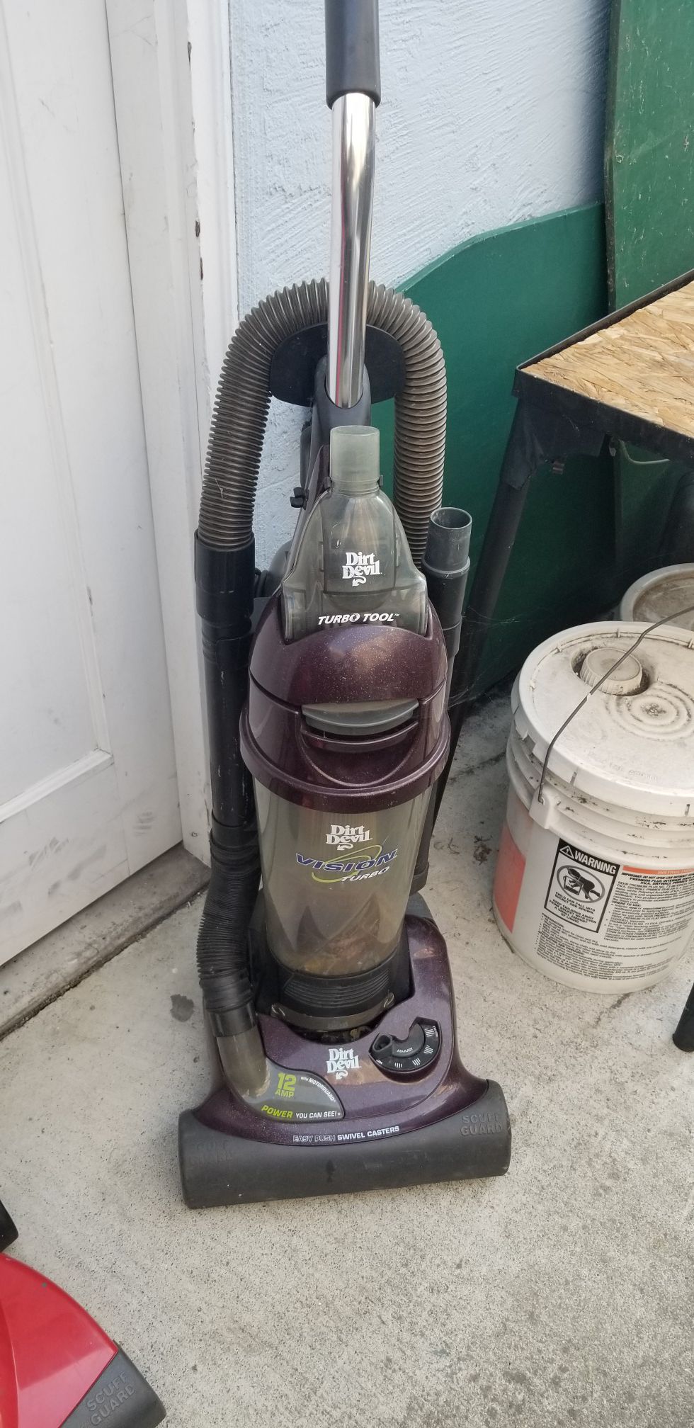 Bagless Vacuum Cleaner - Good working condition