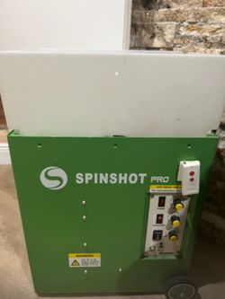 Tennis ball machine