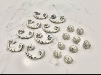 Drawer pulls. Drawer knobs.