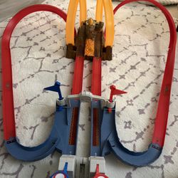 Hot Wheels Bowser‘s Castle