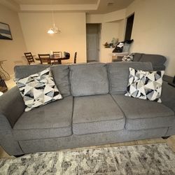 Couches/Living Room Set 