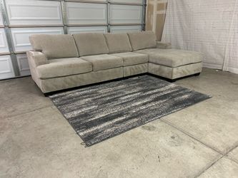 Ashley Furniture 3-Piece Beige Sectional - Clean & Comfortable