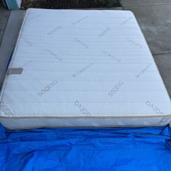 Like New Saatva Zenhaven, Cal King Mattress, Perfect Condition