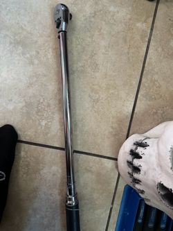 Husky 1/2 250ft lb torque wrench