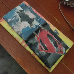 BILLFOLD WALLET / SUPERMAN & BATMAN-     PICK ⛏️ UP ONLY