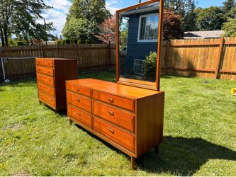 1964 MCM Lane Furniture Dresser Set