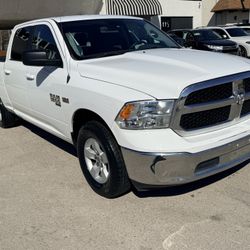 2020 Ram 1500 Classic SLT 