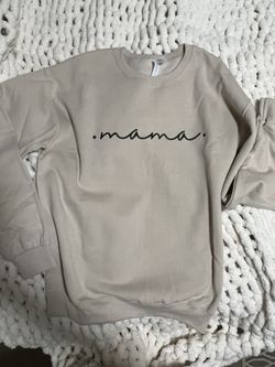 Crew neck “Mama” Sweatshirts