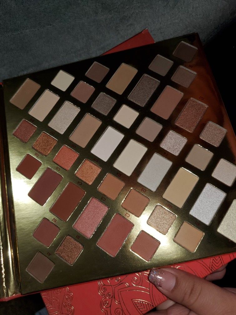 Cargo eyeshadow palette