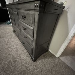 Dresser - Solid Wood - 10 Drawers