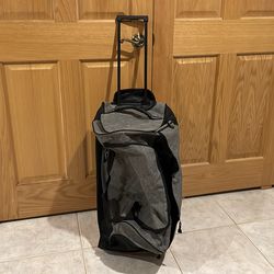 27 inch wheeled duffel bag