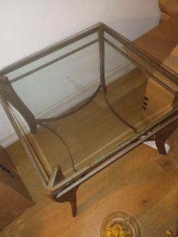 Side glass table