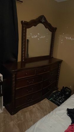Queen bed set