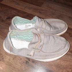 Womens Size 8 Heydudes