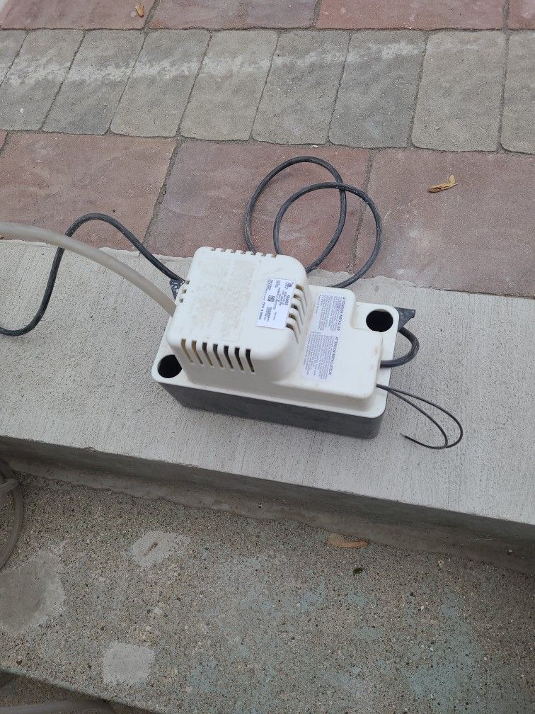 Little Giant VCMA-15ULS Series 1/50 HP Condensate Extraction Pump