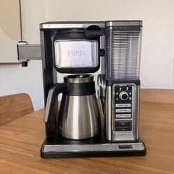 VGC Ninja Coffee Maker CF092 10 Cup. Complete, Clean and Working