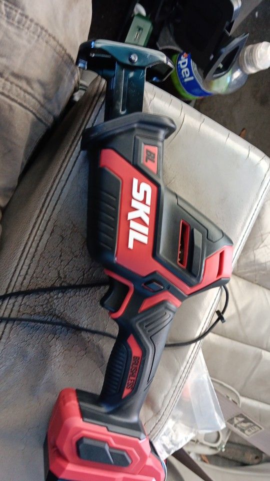 Skil One Hand Sawzall