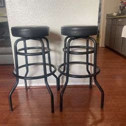 2 Bar Stools 