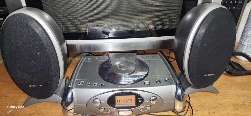 Curtis RCD843 Compact CD AM & FM Radio Stereo System. 