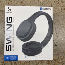 NWT Bluetooth Wireless Headphones 
