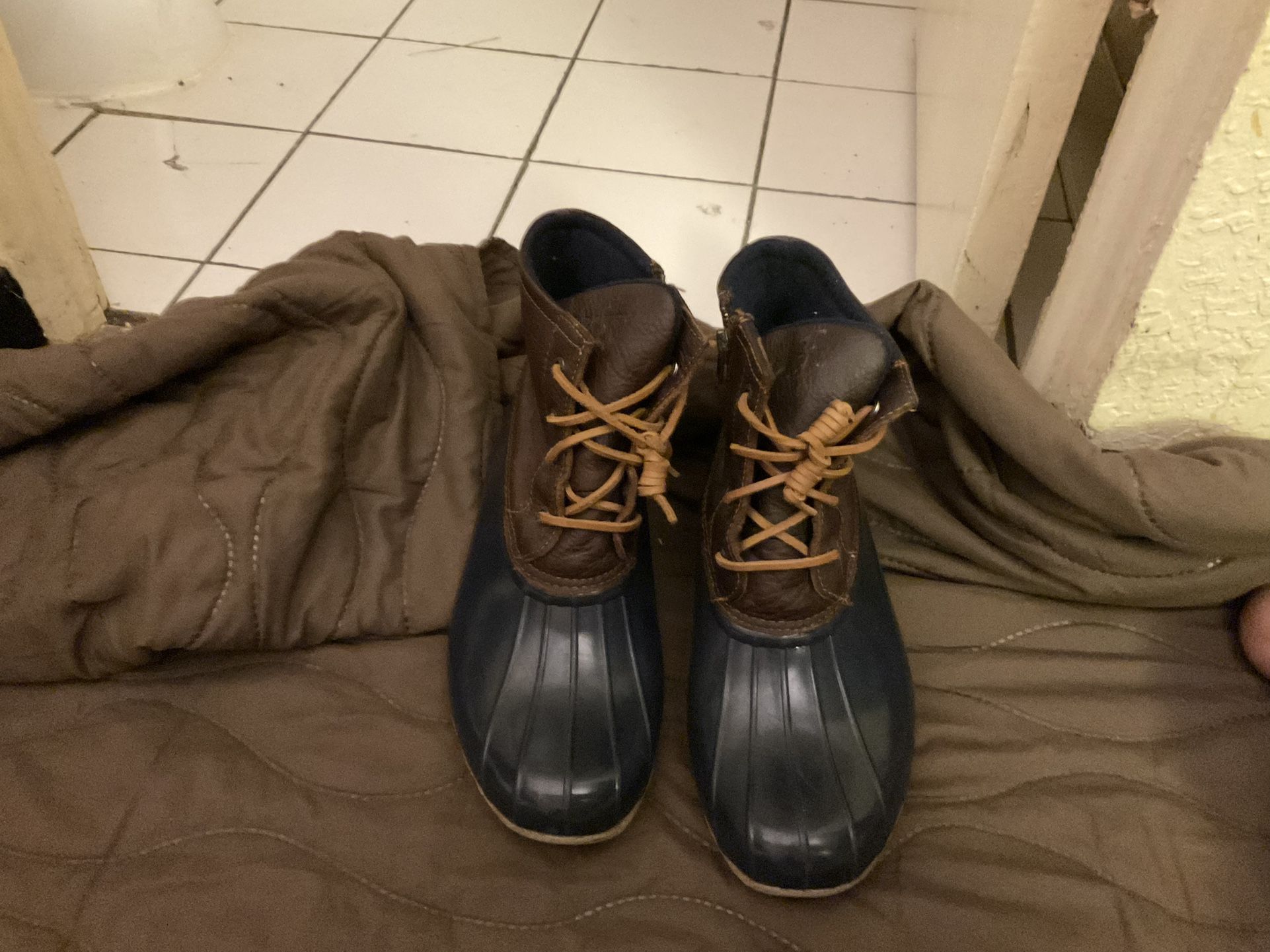 Women’s Sperry Rain Boots Size 10 