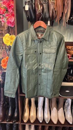 100% leather long sleeve button up light weight jacket