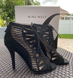 Brand new-Nine West Nine West Black Lace Up Gladiator Sandals size 9