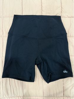 Alo Yoga Women’s Shorts, Size M