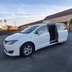 2020 Chrysler Pacifica Hybrid