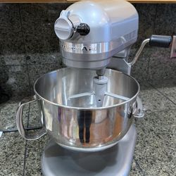 KitchenAid 6 Qt. Lift-Stand Mixer 